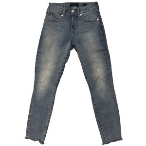 Perfect condition!! Lucky Brand 0 light blue jeans high rise